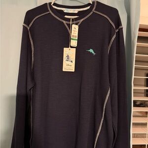 Tommy Bahama Disney Men’s crew neck pull over